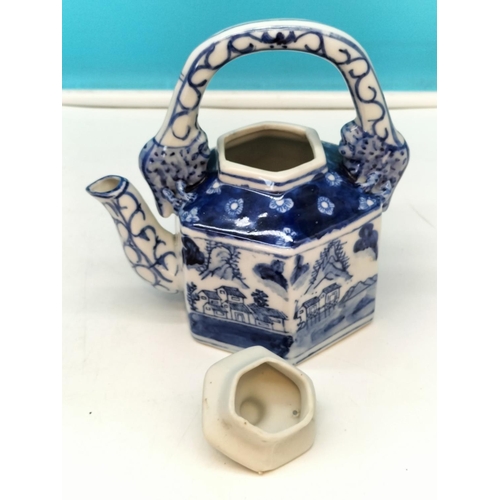 531 - Collection of Blue and White Ceramics to include Copeland Spode 'Italian Garden' Bowl, Chinese Hexag... 