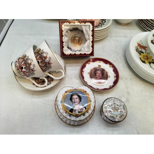 596 - Collection of Ceramics to include Foley China Items, Biltons Celtic Rose' Plates and Bowls, Pyrex 'A... 