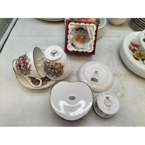 596 - Collection of Ceramics to include Foley China Items, Biltons Celtic Rose' Plates and Bowls, Pyrex 'A... 