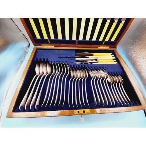 206 - Cased Ponders Brothers (Sheffield) 44 Piece Canteen of Cutlery. Box 11.5cm High, 46cm x 31cm.