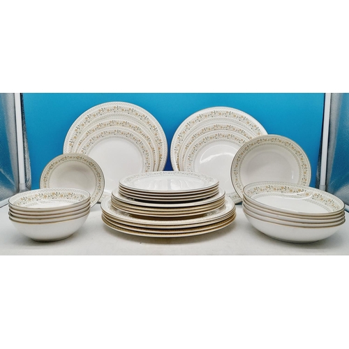 27 - Royal Doulton 30 Piece Part Dinner Service in the 'Paisley' Pattern to include Dinner Plates (6), Lu... 