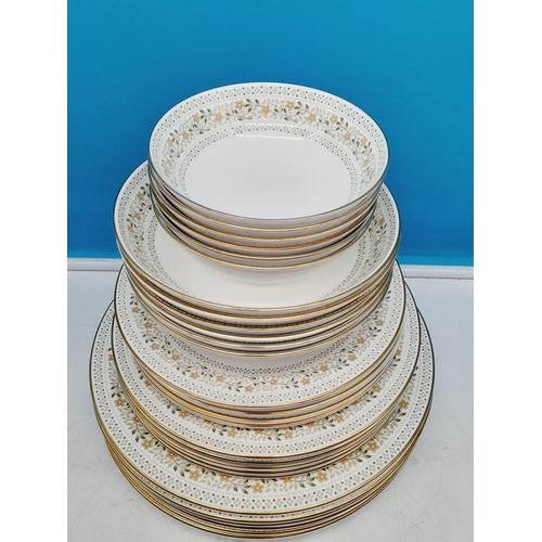 27 - Royal Doulton 30 Piece Part Dinner Service in the 'Paisley' Pattern to include Dinner Plates (6), Lu... 