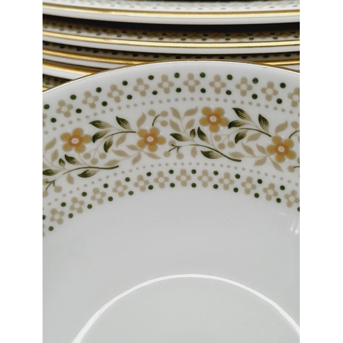 27 - Royal Doulton 30 Piece Part Dinner Service in the 'Paisley' Pattern to include Dinner Plates (6), Lu... 