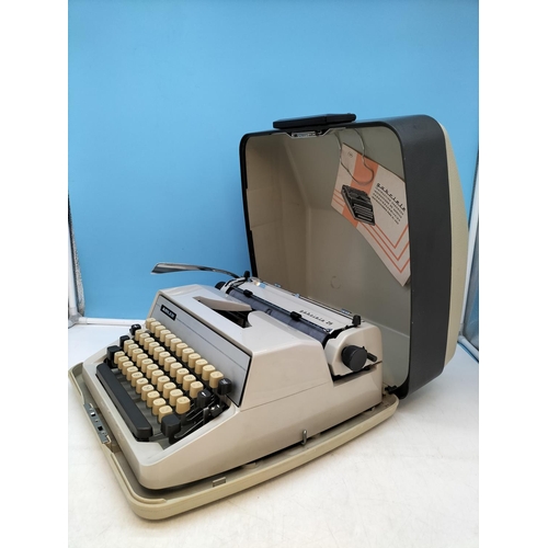 544 - Vintage 1970's Adler Gabriele 25 Portable Typewriter. Excellent Condition.