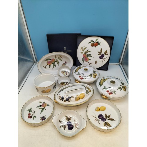 28 - Collection of Royal Worcester 'Evesham', etc Items to include Lidded and Open Serving Dishes, Flan D... 