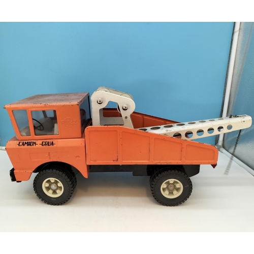 100A - Rare Sanson Rico Camion Grua Tow Truck Wrecker Crane. 25cm High, 53cm x 20cm.
