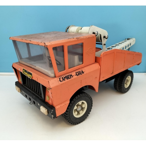 100A - Rare Sanson Rico Camion Grua Tow Truck Wrecker Crane. 25cm High, 53cm x 20cm.