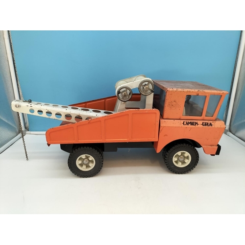 100A - Rare Sanson Rico Camion Grua Tow Truck Wrecker Crane. 25cm High, 53cm x 20cm.