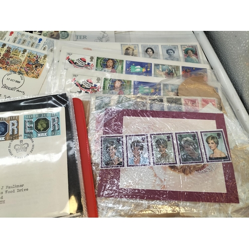 226 - Collection of First Day Covers and Loose Stamps, etc.