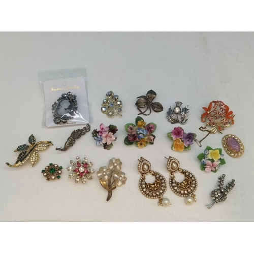 308 - Collection of Mixed Brooches to include Scottish Thistle, Peacock, etc plus a Pendant and Pair of Ea... 