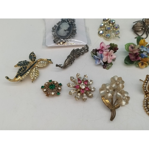 308 - Collection of Mixed Brooches to include Scottish Thistle, Peacock, etc plus a Pendant and Pair of Ea... 