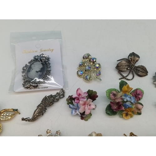 308 - Collection of Mixed Brooches to include Scottish Thistle, Peacock, etc plus a Pendant and Pair of Ea... 