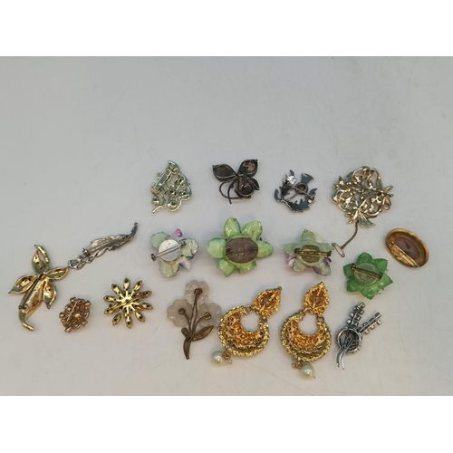 308 - Collection of Mixed Brooches to include Scottish Thistle, Peacock, etc plus a Pendant and Pair of Ea... 