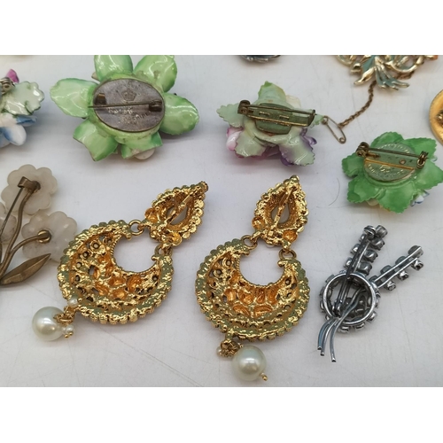 308 - Collection of Mixed Brooches to include Scottish Thistle, Peacock, etc plus a Pendant and Pair of Ea... 