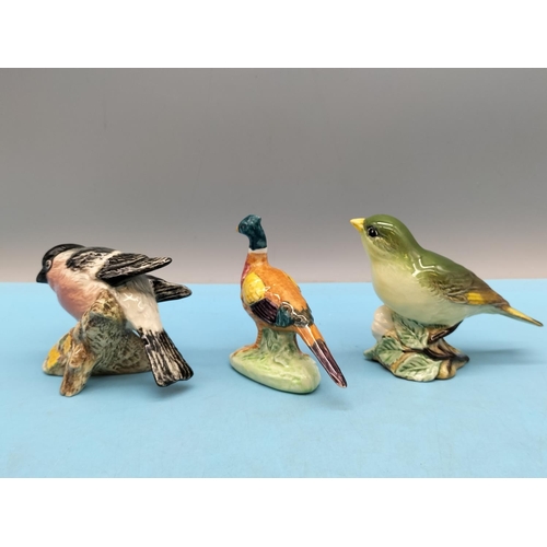 337 - Beswick Bird Figures (3) to include Greenfinch 2105, Bullfinch 1042 and Unmarked Pheasant. Tallest 7... 