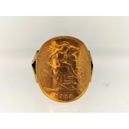87 - 1913 Half Gold Sovereign Coin Ring with 9kt Shank. Size M. Total Weight 5.5 Grams.