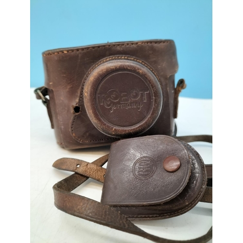 94 - Cased Berning Robot II Vintage Film Camera (Serial No B86874) with Schneider Kreuznach Xenon Lens.