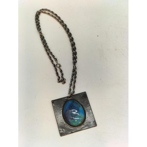 108 - Ruskin Style Pendant on 26