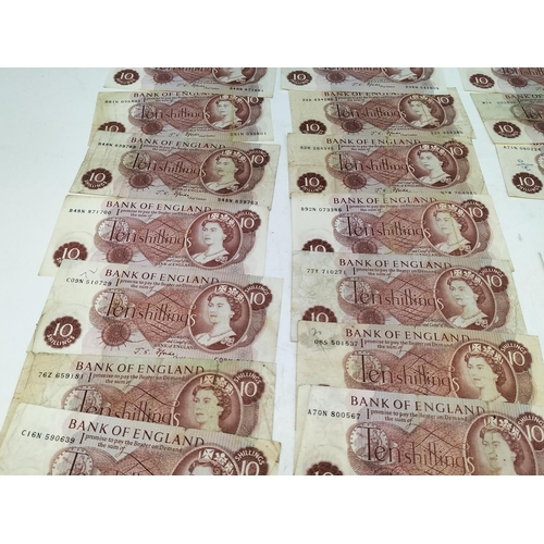 103 - Collection of Bank Notes to include 19 x Bank of England Ten Shilling Notes, 3 x Australian One Doll... 