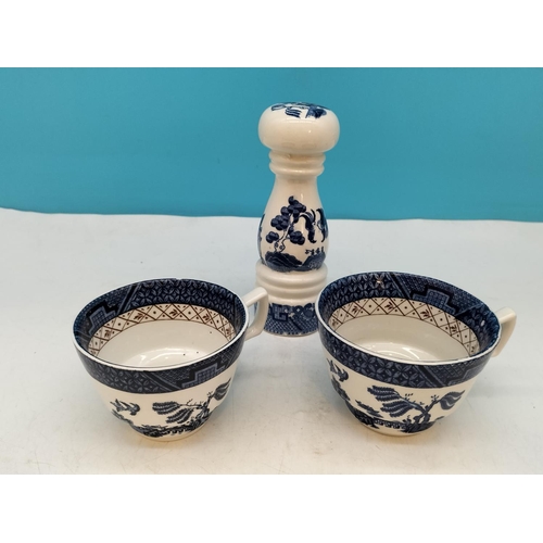 360 - Collection of 18 Pieces of 'Real Old Willow' By Booths and Royal Doulton to include Cups and Saucers... 