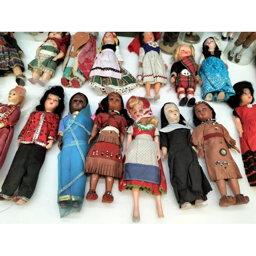 364 - Collection of Vintage 'Dolls of the World'.