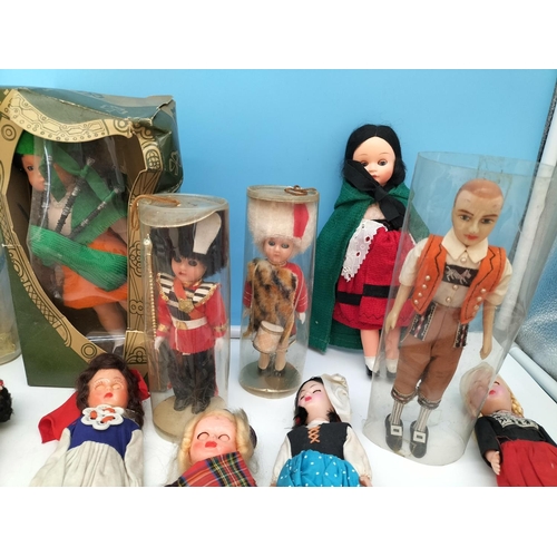 364 - Collection of Vintage 'Dolls of the World'.