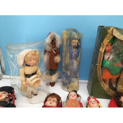 364 - Collection of Vintage 'Dolls of the World'.