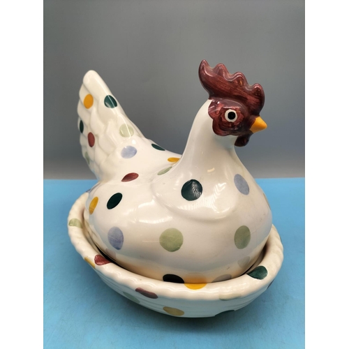 118 - Emma Bridgewater Polka Dot Hen on Nest. 20cm High, 25cm x 17cm.