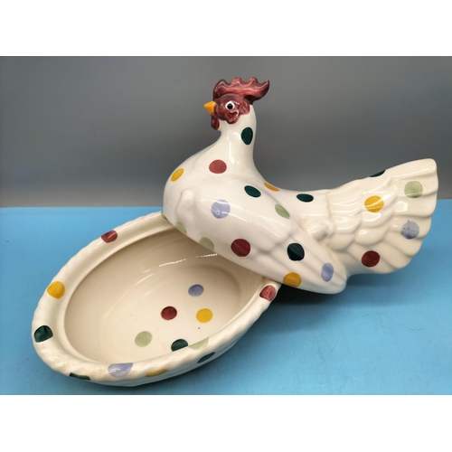 118 - Emma Bridgewater Polka Dot Hen on Nest. 20cm High, 25cm x 17cm.
