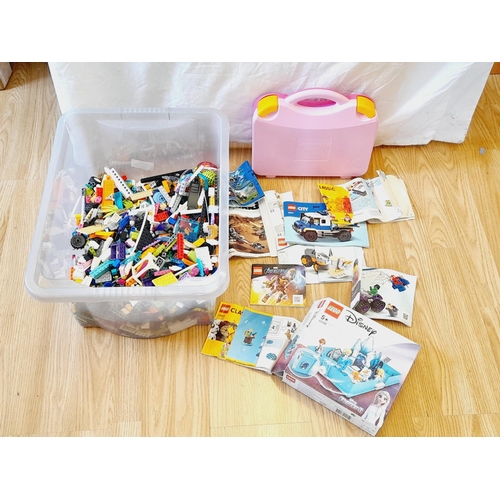 557 - Quantity of Lego.