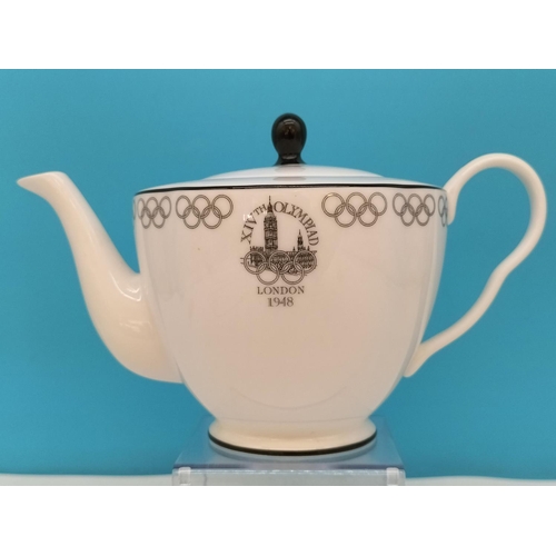 83 - Royal Worcester Limited Edition 1214/10,000 Fabulous Birds 27cm Plate plus Royal Doulton 'Islamic' P... 