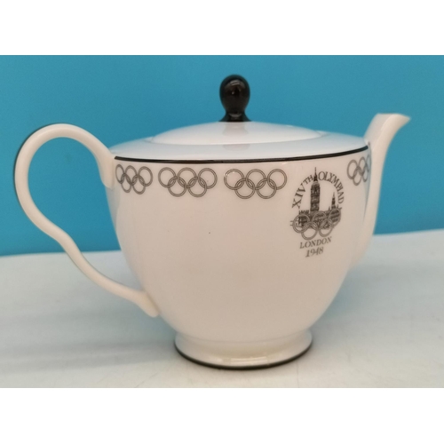 83 - Royal Worcester Limited Edition 1214/10,000 Fabulous Birds 27cm Plate plus Royal Doulton 'Islamic' P... 