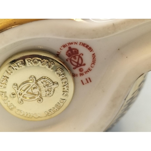 28 - Royal Crown Derby 'Badger' Paperweight, Gold Stopper. 8cm High.