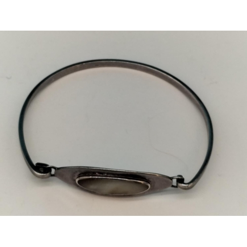 118 - Silver 925 and Mother of Pearl Bangle.