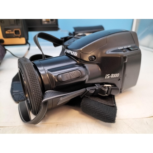 162 - Collection of Vintage/Retro Cameras, Video Cameras and Accessories.