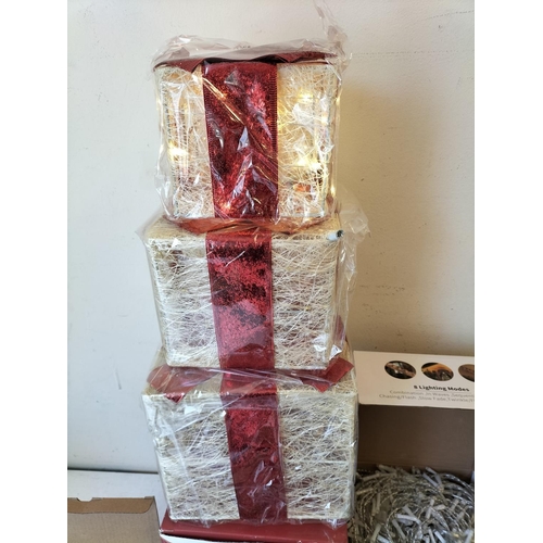 70 - New & Boxed Collection of Christmas Items to include Illuminated Stacking Christmas Parcels, 8 Mode ... 
