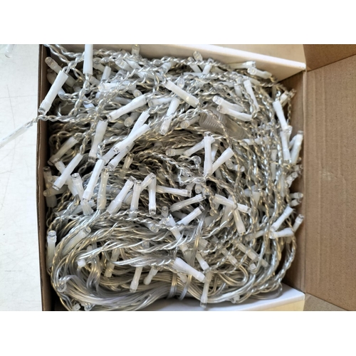 70 - New & Boxed Collection of Christmas Items to include Illuminated Stacking Christmas Parcels, 8 Mode ... 