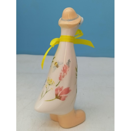 91 - New Boxed 29cm Festive Wreath plus New Boxed 14cm Ceramic Ducks (3).