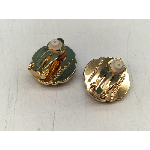 120 - Wedgwood Jasper and Gold Tone Necklace and Earring Set.