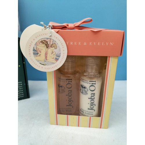 158 - As New Boxed Gift Sets to include Crabtree & Evelyn, Yves Rocher, Sanctuary Spa, Body Shop, etc.