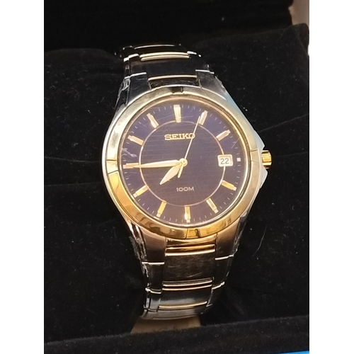 76 - Boxed Seiko Watch. Requires Battery. Crack to Glass.