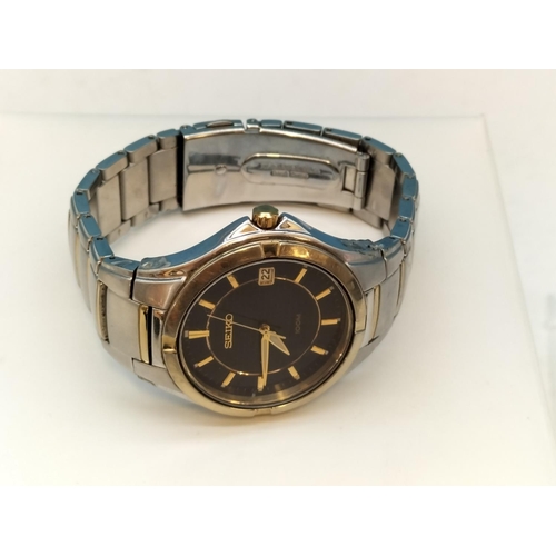 76 - Boxed Seiko Watch. Requires Battery. Crack to Glass.