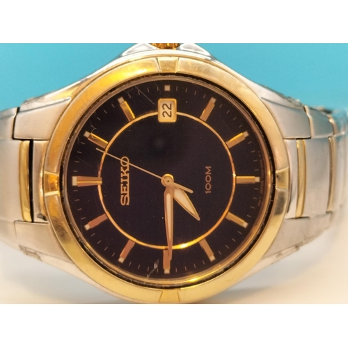 76 - Boxed Seiko Watch. Requires Battery. Crack to Glass.