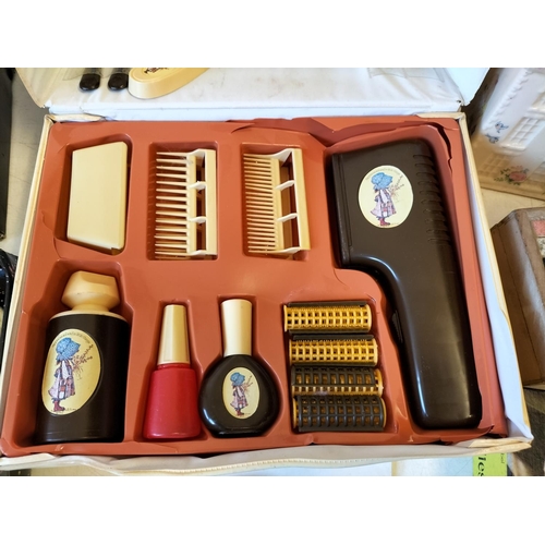 85 - Collection of Mixed Items to include Sealed 1000 Piece Clock Jigsaw with Mechanism, Vintage Holly Ho... 