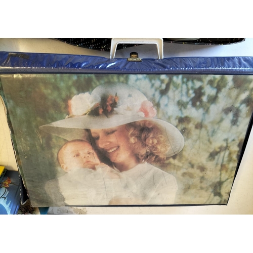 85 - Collection of Mixed Items to include Sealed 1000 Piece Clock Jigsaw with Mechanism, Vintage Holly Ho... 