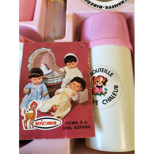 85 - Collection of Mixed Items to include Sealed 1000 Piece Clock Jigsaw with Mechanism, Vintage Holly Ho... 