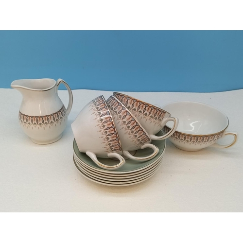 424 - Grindley 'Tudor Star' Pattern Dinner and Tea Ware. 36 Pieces.