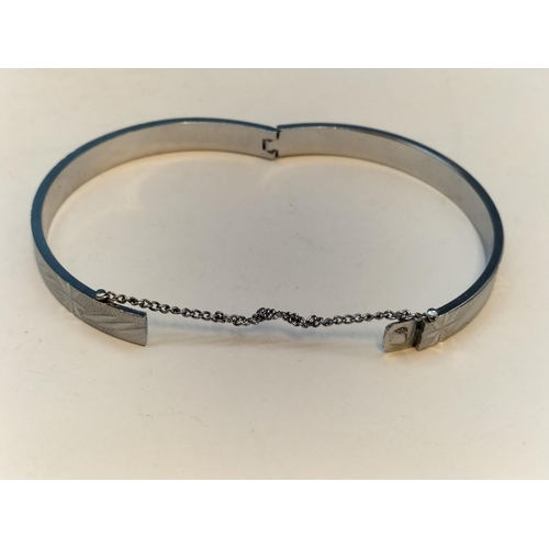 446 - Mixed Items to include Beswick Figure of a Golden Labrador, Coalport Posy Bowl, Silver Plate Bowl, 1... 