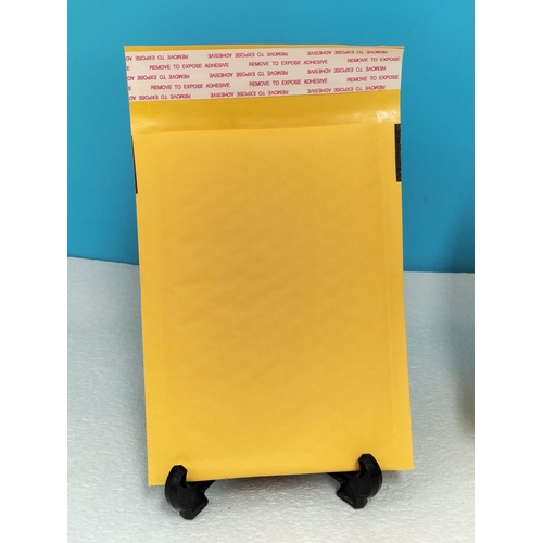 171 - New 14 x 18cm Padded Envelopes (20).