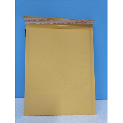 292 - New 30 x 24cm Padded Envelopes (20).